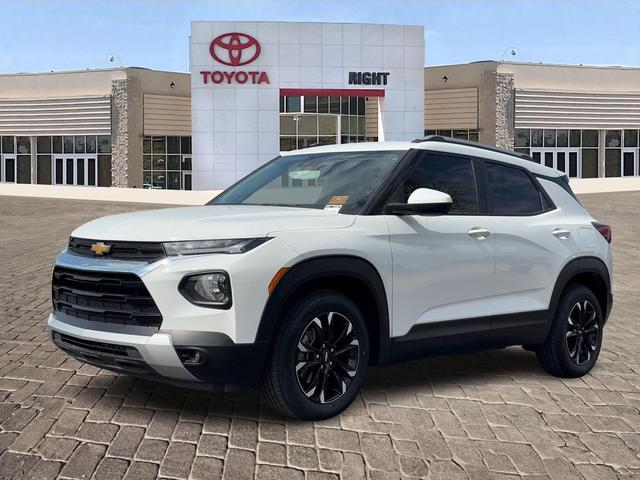 Photo of 2023 Summit White Chevrolet Trailblazer