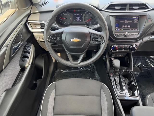 Photo of 2023 Summit White Chevrolet Trailblazer