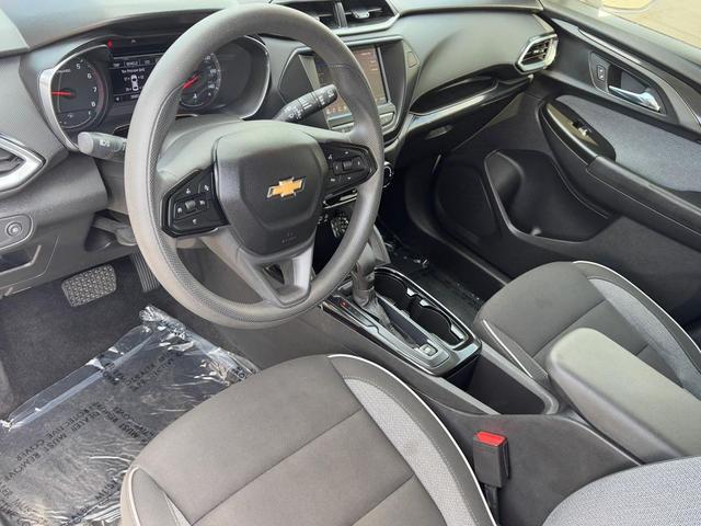 Photo of 2023 Summit White Chevrolet Trailblazer