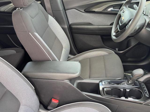 Photo of 2023 Summit White Chevrolet Trailblazer