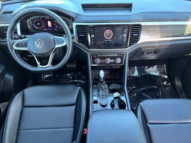 Photo of 2022 Platinum Gray Metallic Volkswagen Atlas