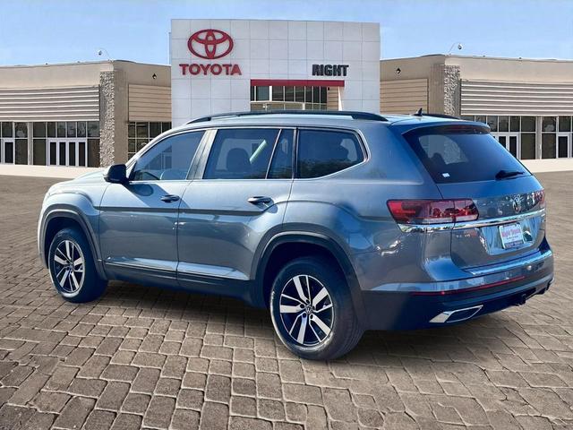Photo of 2022 Platinum Gray Metallic Volkswagen Atlas