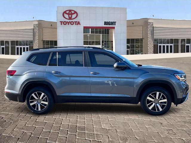 Photo of 2022 Platinum Gray Metallic Volkswagen Atlas