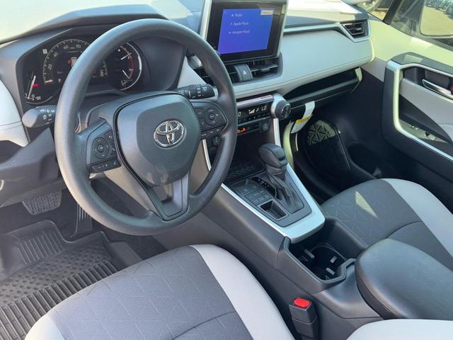 Photo of 2025 Ice Cap Toyota RAV4