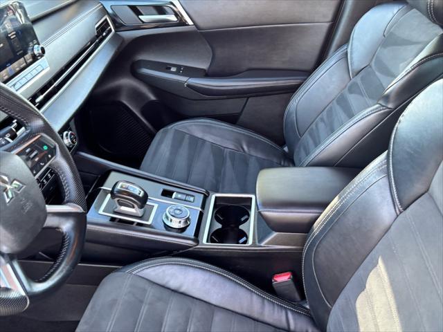 Photo of 2023 Cosmic Blue Metallic Mitsubishi Outlander