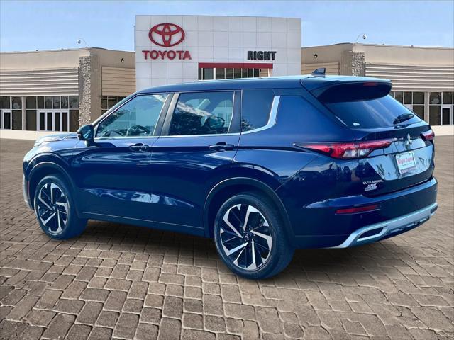 Photo of 2023 Cosmic Blue Metallic Mitsubishi Outlander