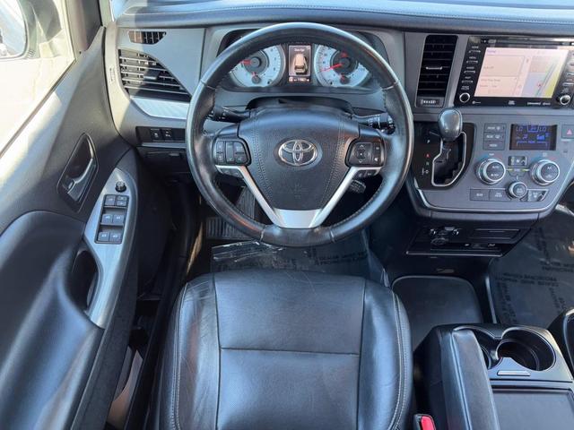 Photo of 2019 Predawn Gray Mica Toyota Sienna