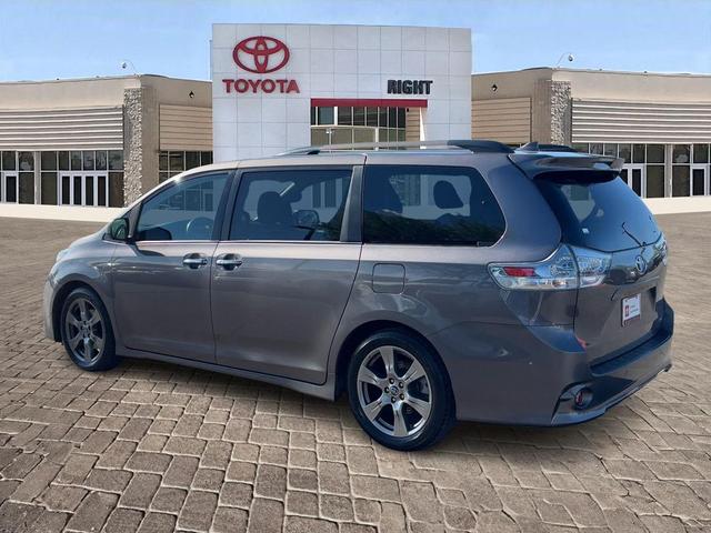 Photo of 2019 Predawn Gray Mica Toyota Sienna