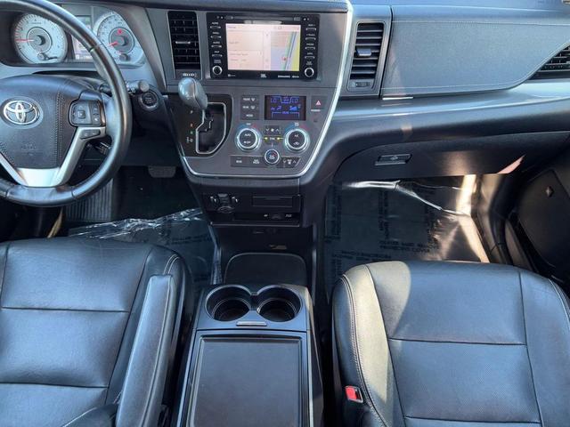 Photo of 2019 Predawn Gray Mica Toyota Sienna