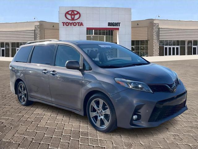 Photo of 2019 Predawn Gray Mica Toyota Sienna