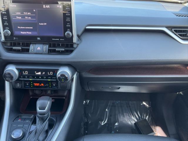 Photo of 2022 Blizzard Pearl Toyota RAV4