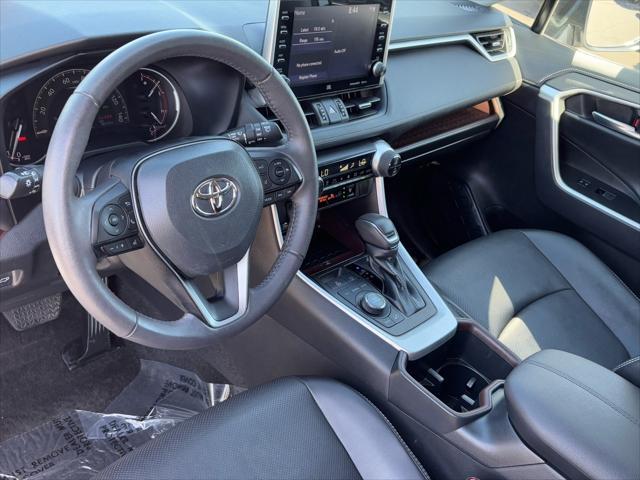 Photo of 2022 Blizzard Pearl Toyota RAV4