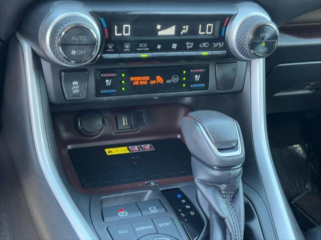 Photo of 2022 Blizzard Pearl Toyota RAV4