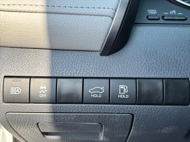 Photo of 2024 Ice Cap Toyota Camry