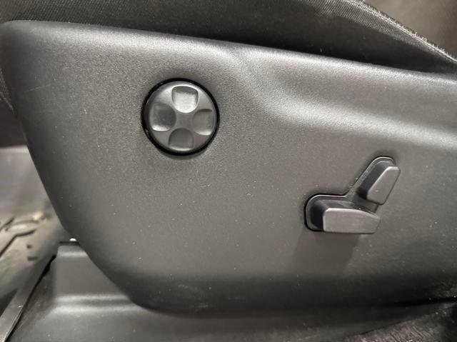 Photo of 2020 Bright White Clearcoat Jeep Grand Cherokee