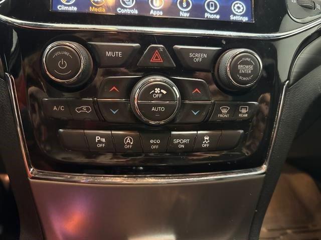 Photo of 2020 Bright White Clearcoat Jeep Grand Cherokee