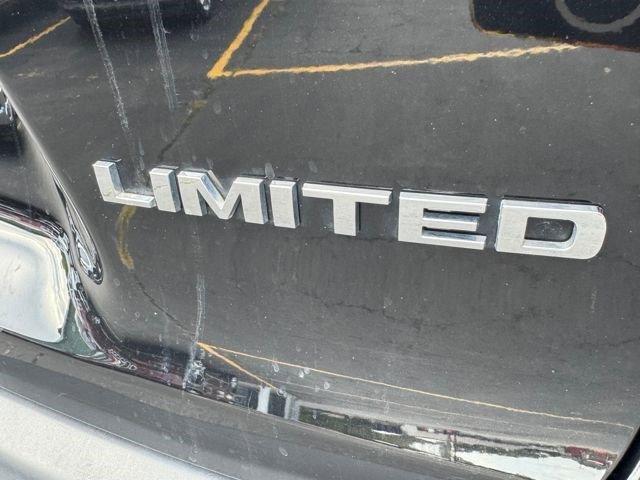 Photo of 2022 Diamond Black Jeep Cherokee