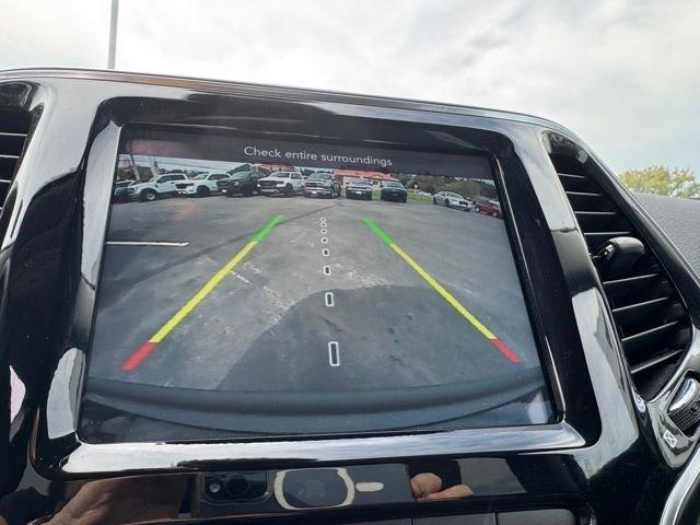 Photo of 2022 Diamond Black Jeep Cherokee