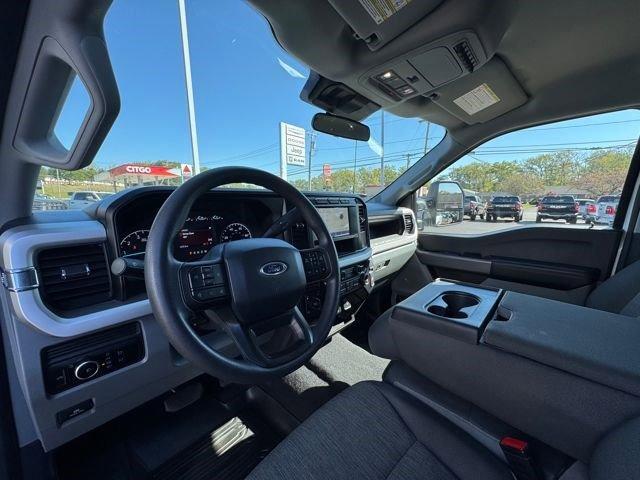 Photo of 2023 Oxford White Ford F-350