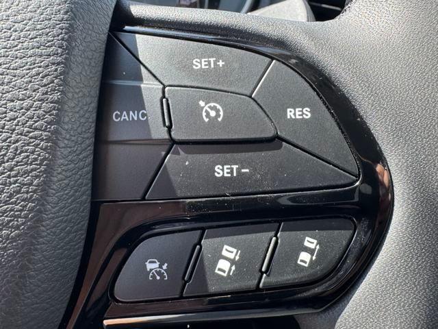 Photo of 2023 Diamond Black Jeep Cherokee
