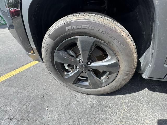 Photo of 2023 Diamond Black Jeep Cherokee