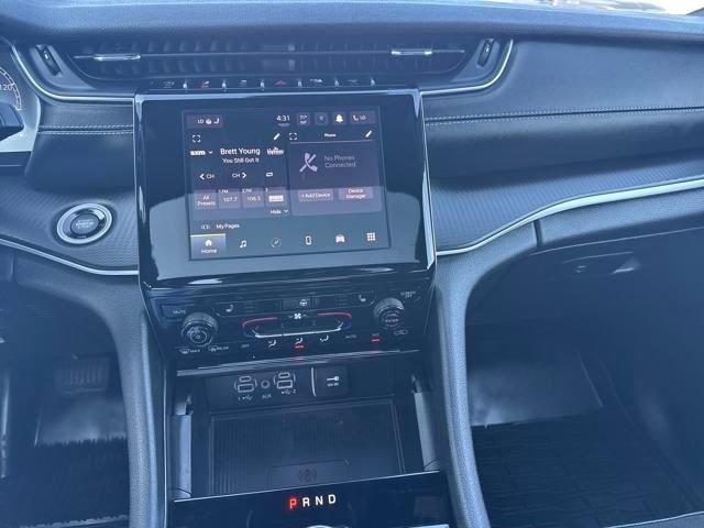 Photo of 2023 Diamond Black Jeep Grand Cherokee