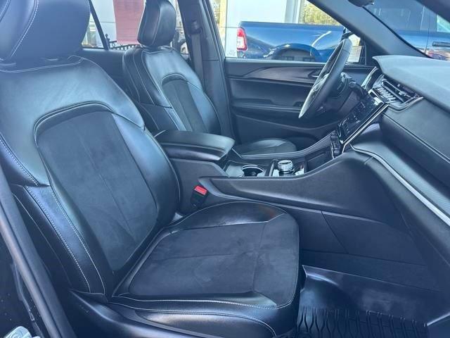 Photo of 2023 Diamond Black Jeep Grand Cherokee