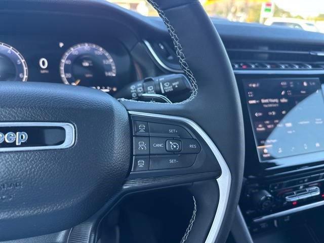 Photo of 2023 Diamond Black Jeep Grand Cherokee