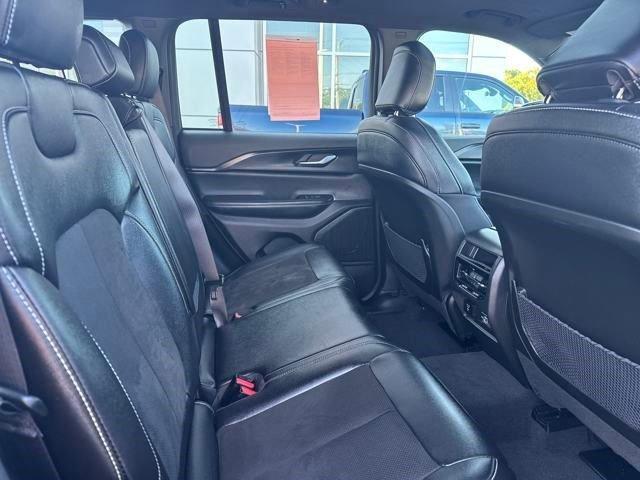 Photo of 2023 Diamond Black Jeep Grand Cherokee