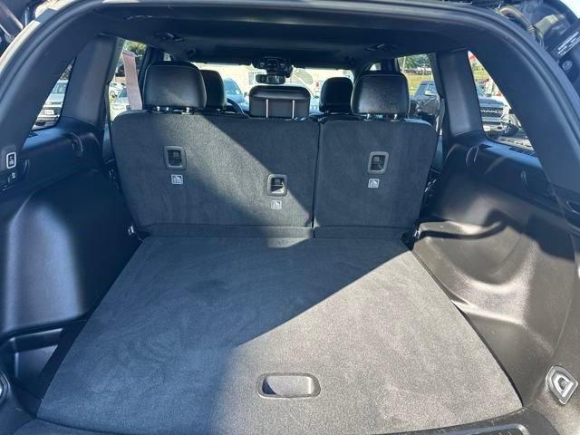 Photo of 2023 Diamond Black Jeep Grand Cherokee