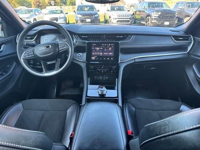 Photo of 2023 Diamond Black Jeep Grand Cherokee