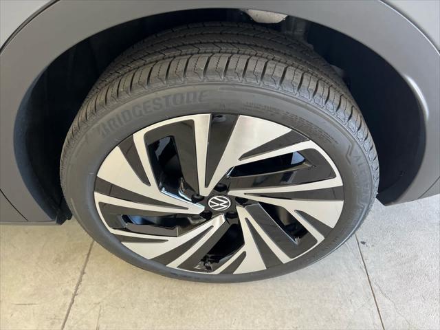 Photo of 2025 PURE GRAY W/ BLACK ROOF Volkswagen ID.4