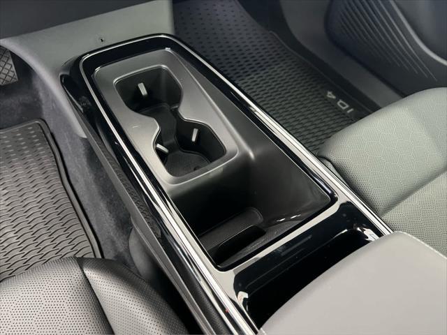 Photo of 2025 PURE GRAY W/ BLACK ROOF Volkswagen ID.4
