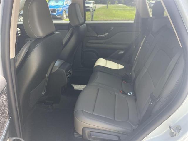 Photo of 2025 Crystal White Lincoln Corsair