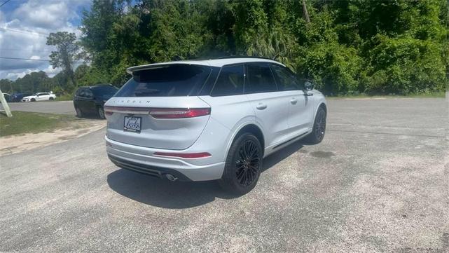 Photo of 2025 Crystal White Lincoln Corsair