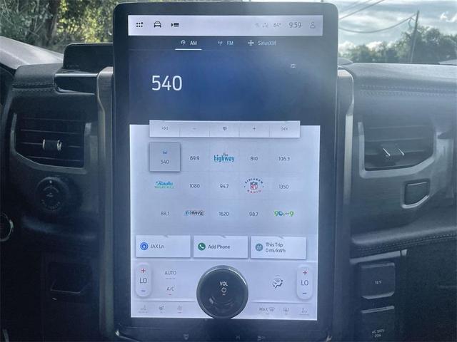 Photo of 2025 White Metallic Ford F-150 Lightning