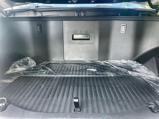 Photo of 2025 White Metallic Ford F-150 Lightning