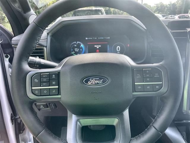 Photo of 2025 White Metallic Ford F-150 Lightning