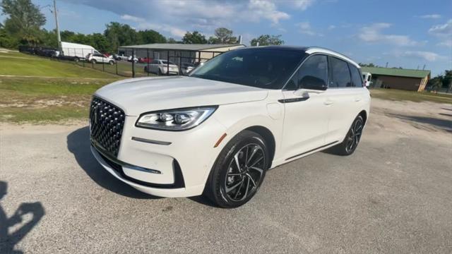 Photo of 2024 Pristine White Lincoln Corsair