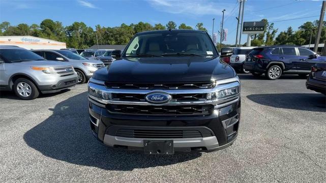 Photo of 2023 Black Metallic Ford Expedition