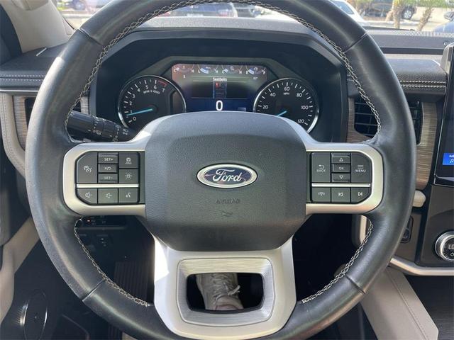 Photo of 2023 Black Metallic Ford Expedition