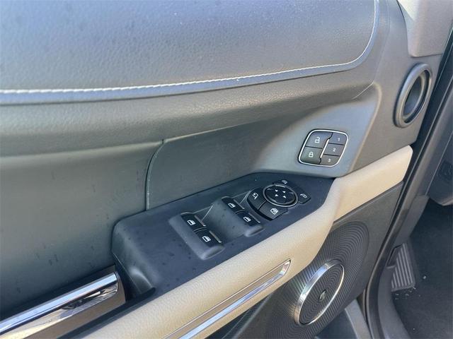 Photo of 2023 Black Metallic Ford Expedition