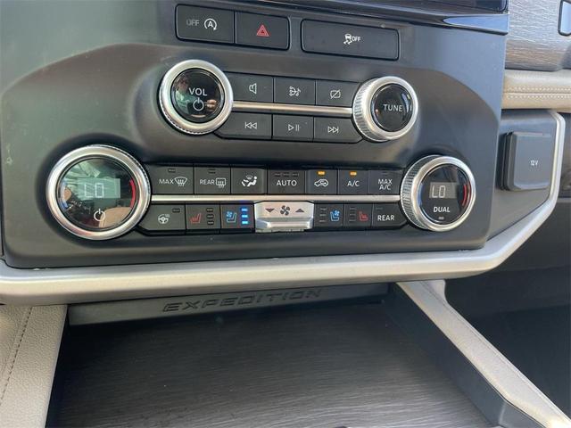 Photo of 2023 Black Metallic Ford Expedition