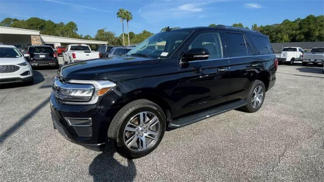 Photo of 2023 Black Metallic Ford Expedition