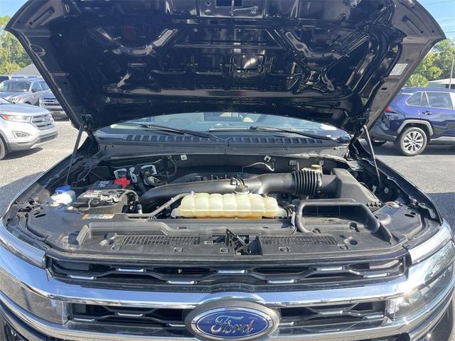 Photo of 2023 Black Metallic Ford Expedition