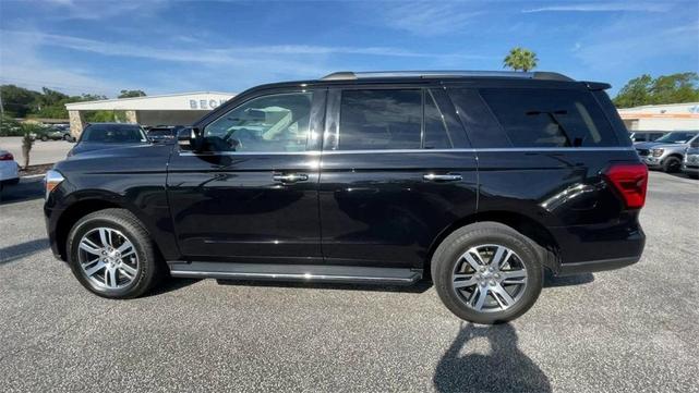 Photo of 2023 Black Metallic Ford Expedition