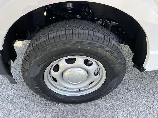Photo of 2025 Oxford White Ford F-150