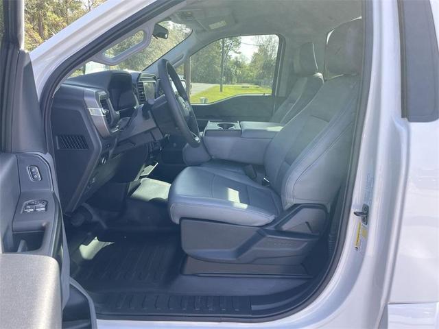 Photo of 2025 Oxford White Ford F-150
