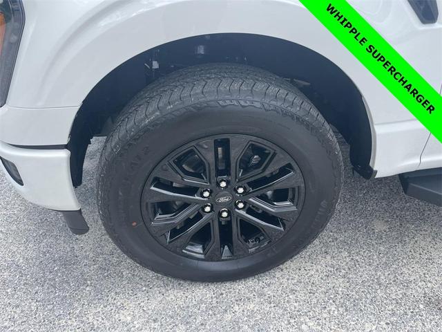 Photo of 2025 White Metallic Ford F-150