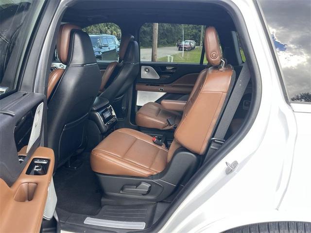 Photo of 2021 White Lincoln Aviator